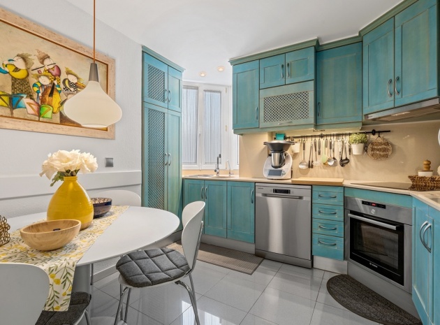 Resale - Apartment - Torrevieja - Torrevieja Centro