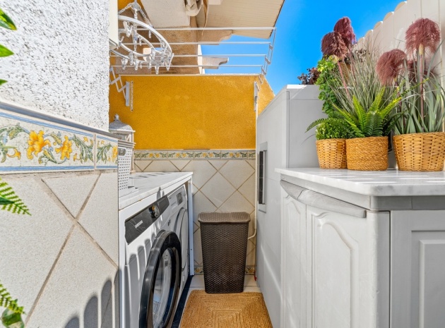 Resale - Apartment - Torrevieja - Torrevieja Centro