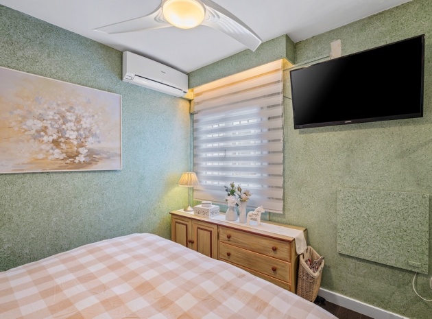 Resale - Apartment - Torrevieja - Torrevieja Centro