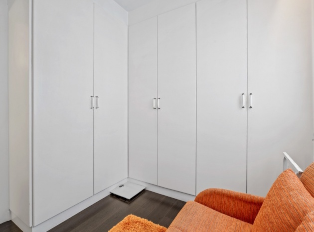 Resale - Apartment - Torrevieja - Torrevieja Centro