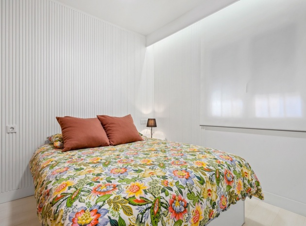 Resale - Apartment - Torrevieja - Torrevieja Centro