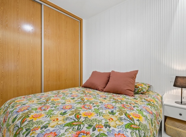 Resale - Apartment - Torrevieja - Torrevieja Centro