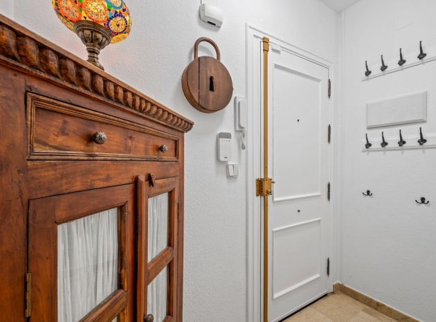 Resale - Apartment - Torrevieja - Torrevieja Centro