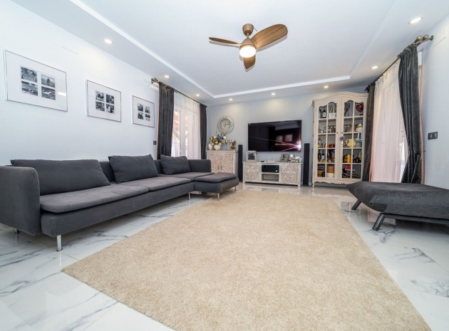 Resale - Villa - Pilar de la Horadada - Pilar de la Horadada Centro