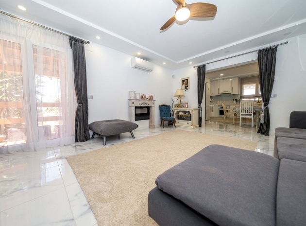 Resale - Villa - Pilar de la Horadada - Pilar de la Horadada Centro