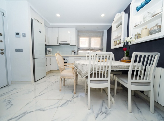 Resale - Villa - Pilar de la Horadada - Pilar de la Horadada Centro