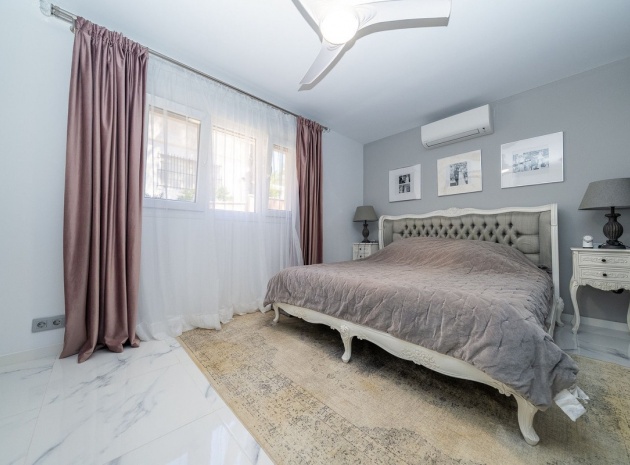 Resale - Villa - Pilar de la Horadada - Pilar de la Horadada Centro