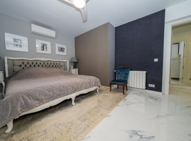 Resale - Villa - Pilar de la Horadada - Pilar de la Horadada Centro
