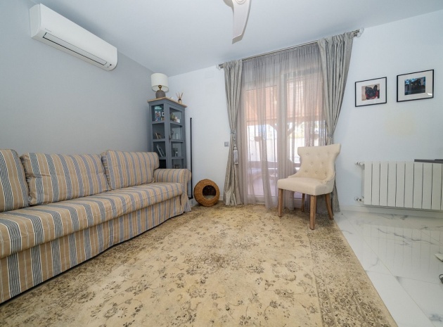 Resale - Villa - Pilar de la Horadada - Pilar de la Horadada Centro