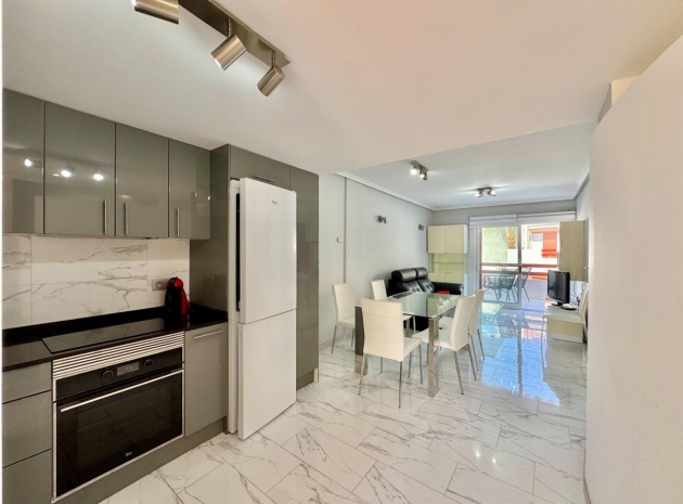 Resale - Apartment - Punta Prima - Costa Blanca South