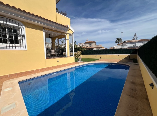 Resale - Villa - Villamartin - Los Dolses