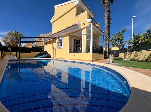 Resale - Villa - Villamartin - Los Dolses