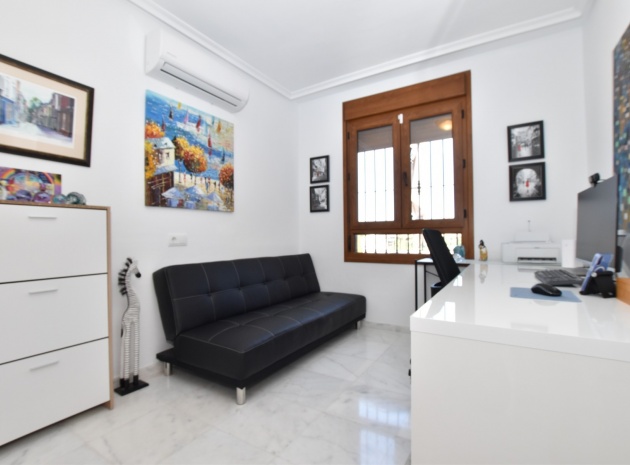 Resale - Villa - Algorfa - La Finca Golf Resort