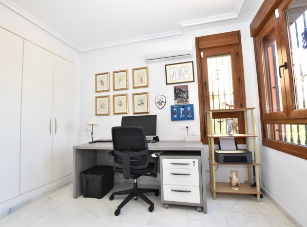 Resale - Villa - Algorfa - La Finca Golf Resort