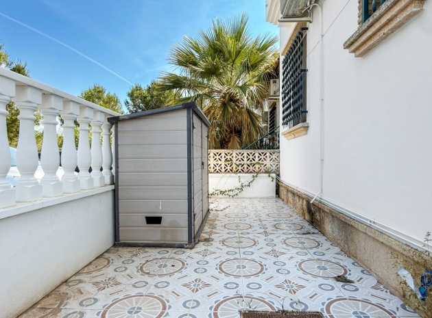 Resale - Apartment - Villamartin