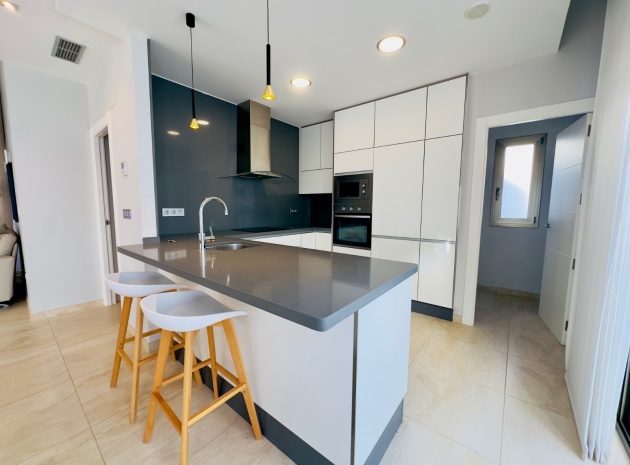 Resale - Villa - Villamartin - Los Dolses