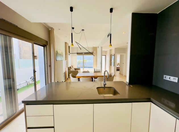 Resale - Villa - Villamartin - Los Dolses