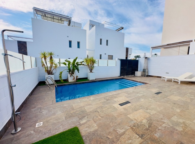 Resale - Villa - Villamartin - Los Dolses