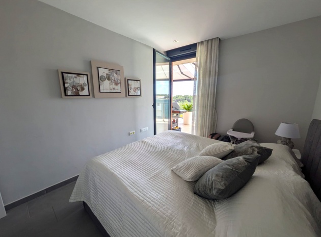 Resale - Apartment - Villamartin - La Fuente
