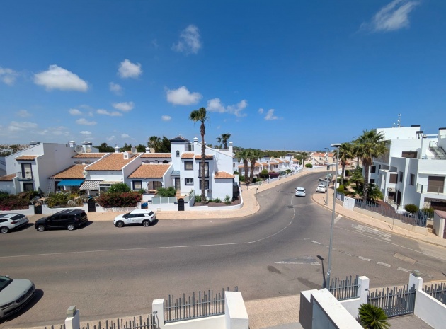 Resale - Apartment - Villamartin - La Fuente