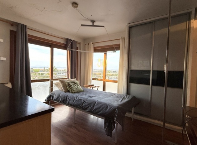 Återförsäljning - Lägenhet - Torrevieja - Torrevieja Centro