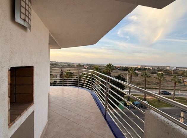 Återförsäljning - Lägenhet - Torrevieja - Torrevieja Centro