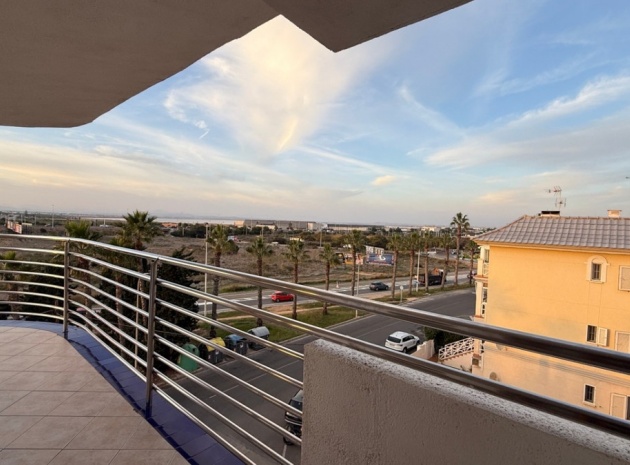 Återförsäljning - Lägenhet - Torrevieja - Torrevieja Centro