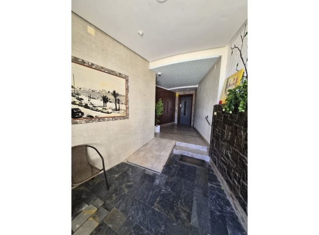 Resale - Apartment - Torrevieja - 1st line to the sea