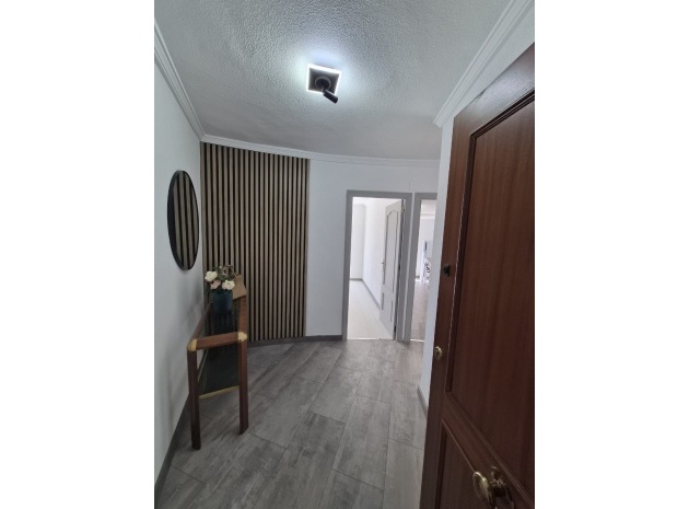 Resale - Apartment - Torrevieja - 1st line to the sea