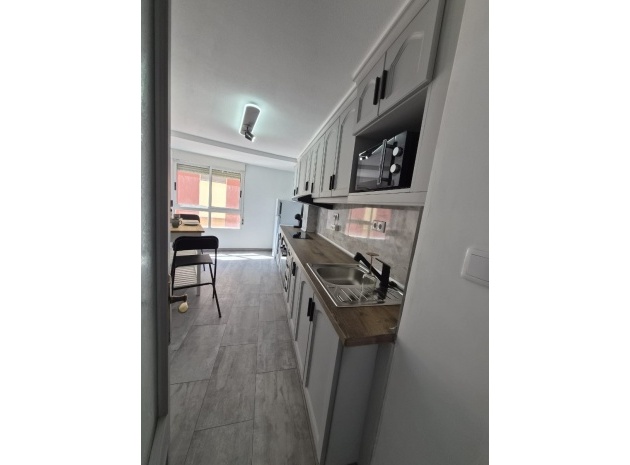 Resale - Apartment - Torrevieja - 1st line to the sea