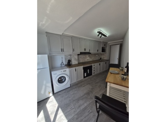 Resale - Apartment - Torrevieja - 1st line to the sea