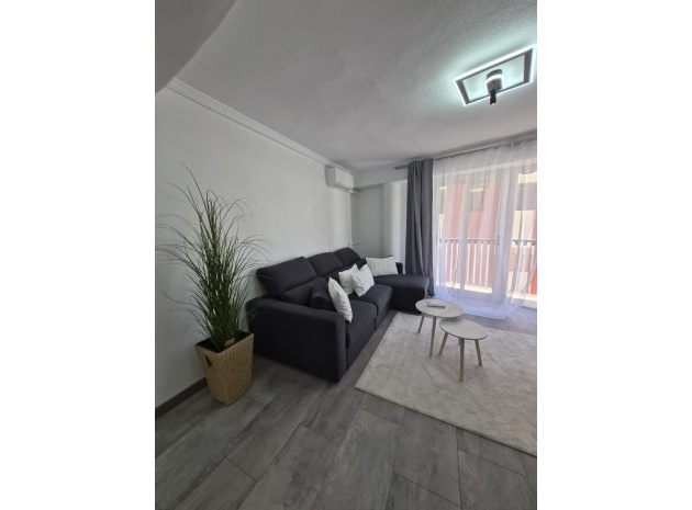 Resale - Apartment - Torrevieja - 1st line to the sea
