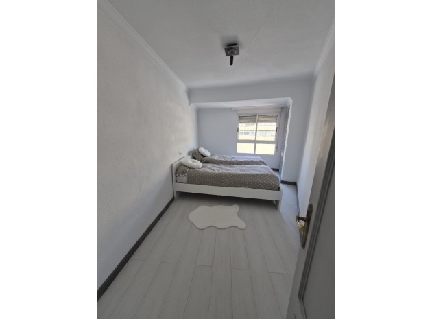 Resale - Apartment - Torrevieja - 1st line to the sea