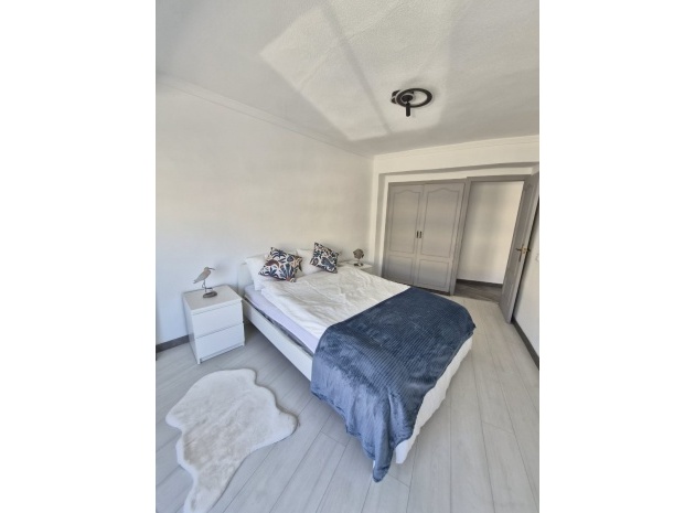Resale - Apartment - Torrevieja - 1st line to the sea