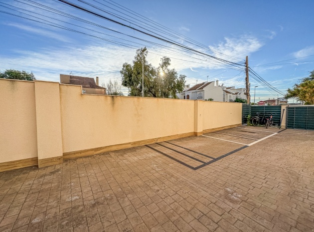 Resale - Apartment - Torrevieja - Nueva Torrevieja