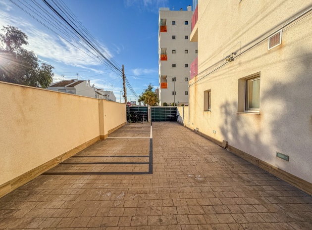 Resale - Apartment - Torrevieja - Nueva Torrevieja