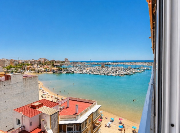 Resale - Apartment - Torrevieja - 1st line to the sea