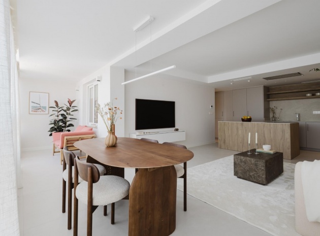 Resale - Apartment - Torrevieja - 1st line to the sea