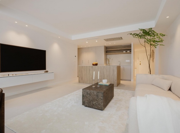 Resale - Apartment - Torrevieja - 1st line to the sea