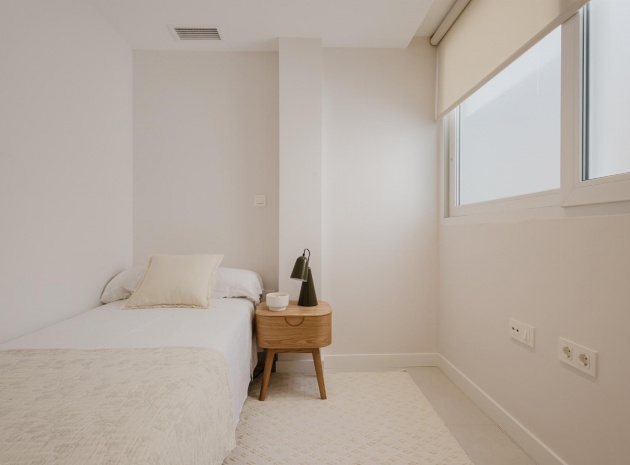 Resale - Apartment - Torrevieja - 1st line to the sea