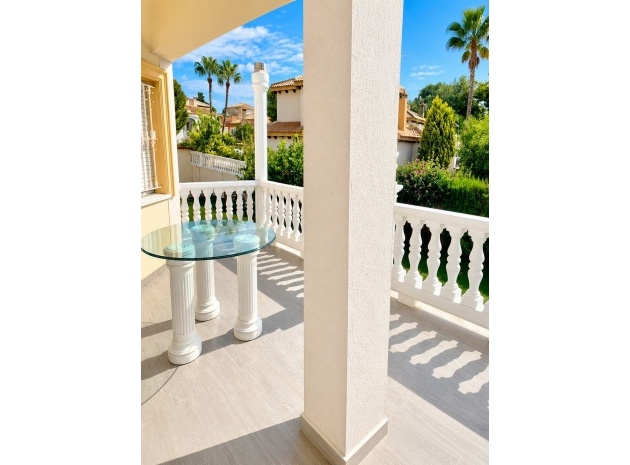 Resale - Villa - Orihuela - La Zenia