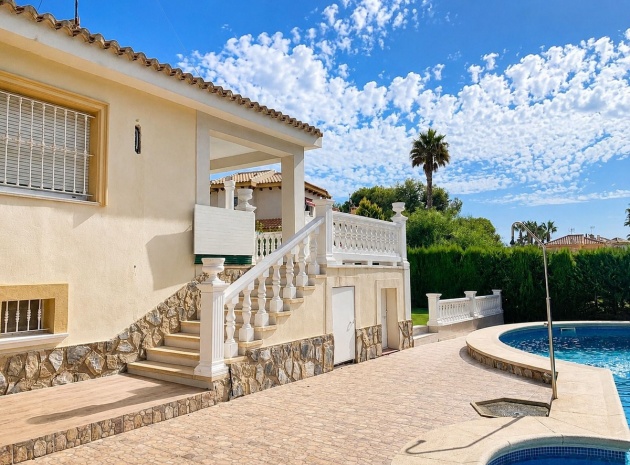 Resale - Villa - Orihuela - La Zenia