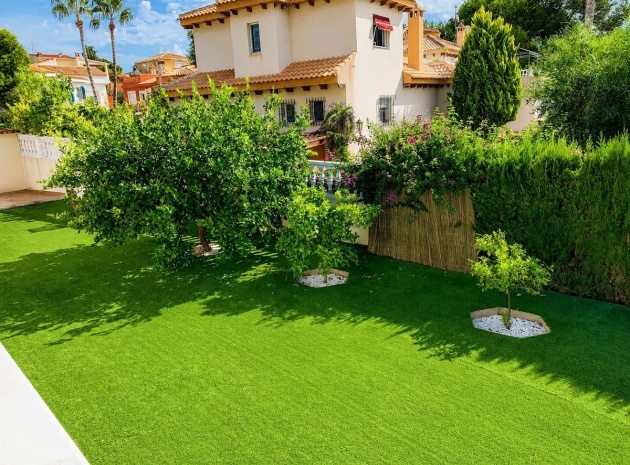 Resale - Villa - Orihuela - La Zenia