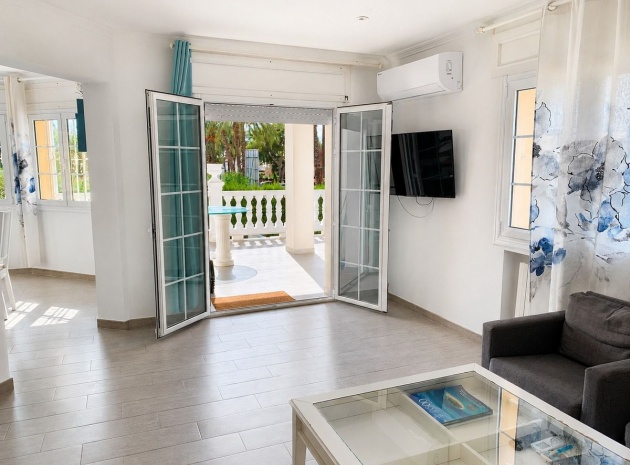 Resale - Villa - Orihuela - La Zenia