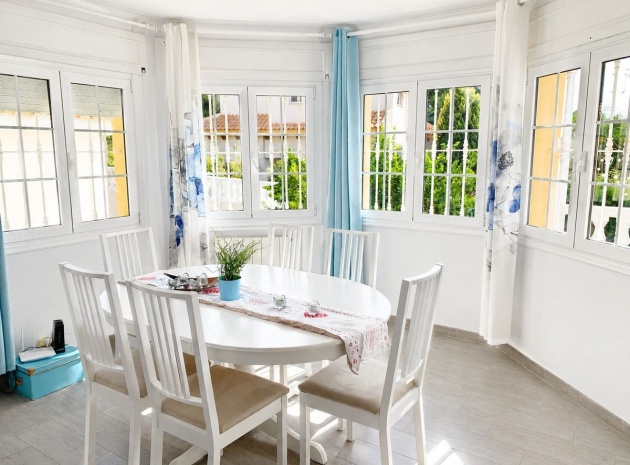 Resale - Villa - Orihuela - La Zenia