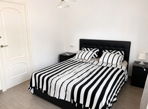 Resale - Villa - Orihuela - La Zenia