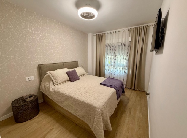 Återförsäljning - Lägenhet - Torrevieja - Torrevieja Centro