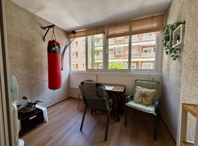 Återförsäljning - Lägenhet - Torrevieja - Torrevieja Centro