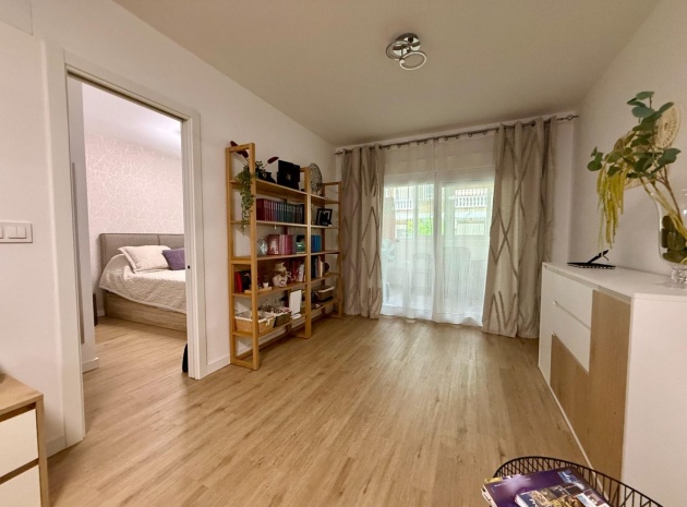 Återförsäljning - Lägenhet - Torrevieja - Torrevieja Centro