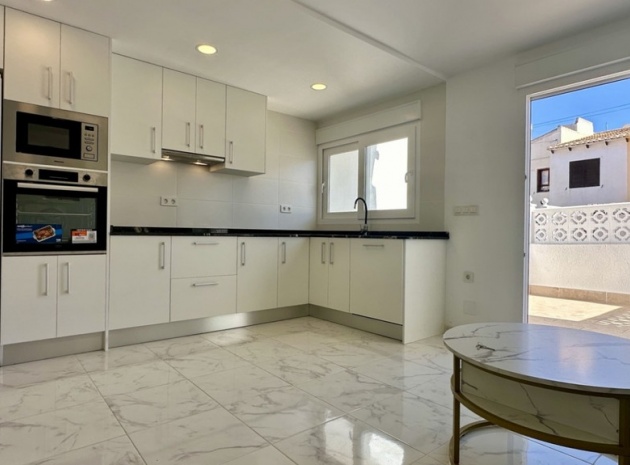 Resale - Townhouse - Torrevieja - Torrevieja Centro